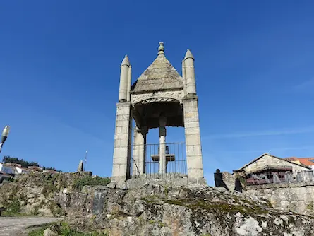 Cruceiro da Santísima Trindade